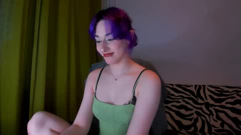Snapshot of hadley_mills chatting on 04-11-26, 04:33 hadley online show from 04-11-26, 04:33