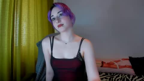 Snapshot of hadley_mills chatting on 05-06-26, 02:00 hadley online show from 05-06-26, 02:00