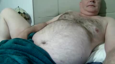 Snapshot of haggisstop chatting on 11-09-25, 11:03 haggisstop online show from 11-09-25, 11:03