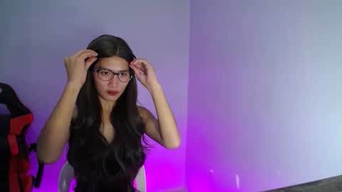 Snapshot of hailey69sexy chatting on 09-17-25, 07:32 hailey69sexy online show from 09-17-25, 07:32