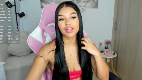 Snapshot of hailey_florez chatting on 06-03-26, 02:33 hailey online show from 06-03-26, 02:33