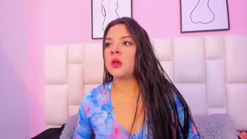 Snapshot of hailey_henao chatting on 05-19-26, 11:38 Hailey Henao online show from 05-19-26, 11:38
