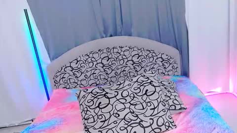 hailey_pirs online show from 12-23-25, 09:51