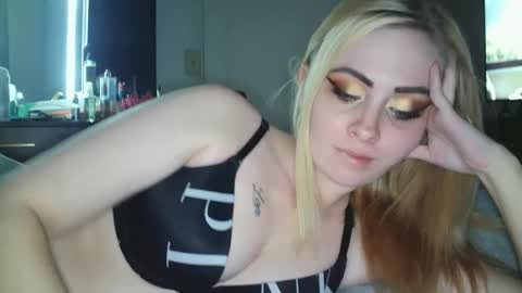 Snapshot of haileyakuma69 chatting on 12-16-24, 04:55 Hailey and d online show from 12-16-24, 04:55