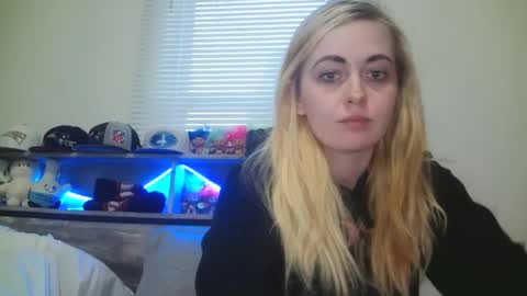 Snapshot of haileyakuma69 chatting on 03-03-25, 11:24 Hailey and d online show from 03-03-25, 11:24