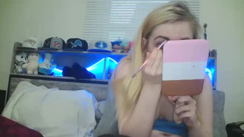 Snapshot of haileyakuma69 chatting on 03-04-25, 11:00 Hailey and d online show from 03-04-25, 11:00