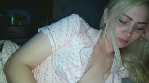 Snapshot of haileyakuma69 chatting on 11-16-25, 09:15 Hailey and d online show from 11-16-25, 09:15