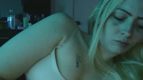 Hailey and d online show from 12-18-25, 06:30