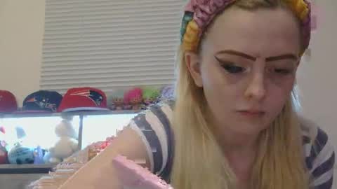 Hailey and d online show from 02-05-26, 11:53