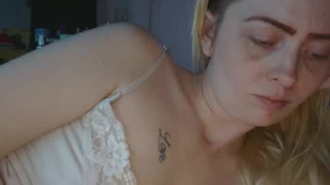 Hailey and d online show from 03-01-26, 07:54