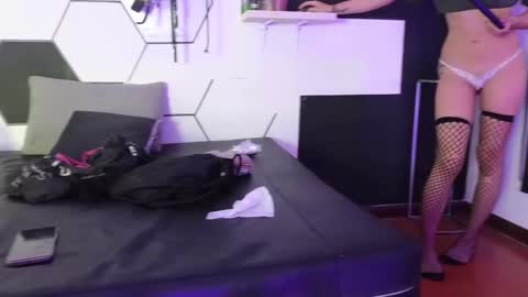 haileycat_ online show from 09-12-25, 02:00