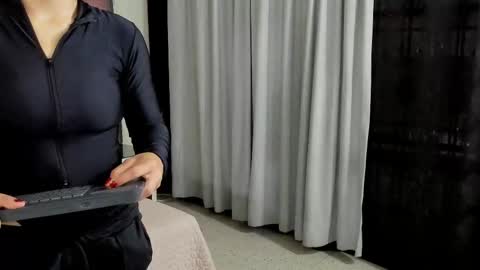 Snapshot of haileyduke chatting on 09-30-25, 11:59 Hailey online show from 09-30-25, 11:59