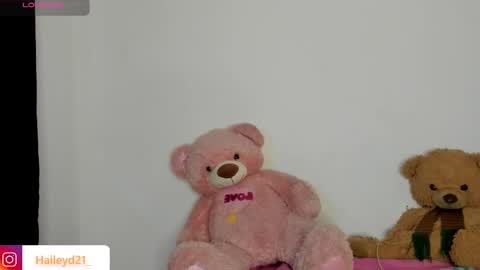 Hailey online show from 03-09-26, 10:25