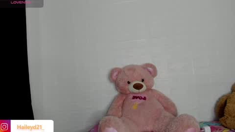 Hailey online show from 04-18-26, 12:47