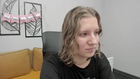 Hailey online show from 02-13-26, 12:01