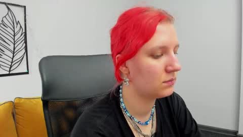 Hailey online show from 04-27-26, 11:52