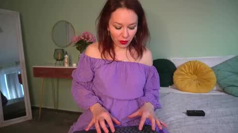 Hailey online show from 03-10-25, 07:53