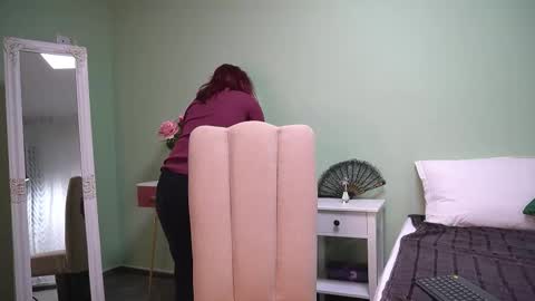 Hailey online show from 10-20-25, 04:02