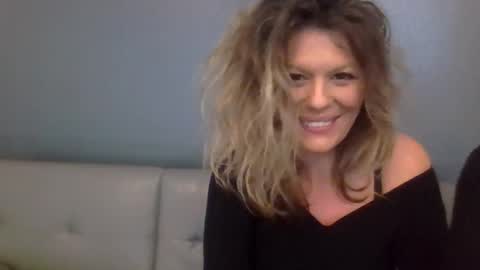 Hailey online show from 11-12-25, 07:46