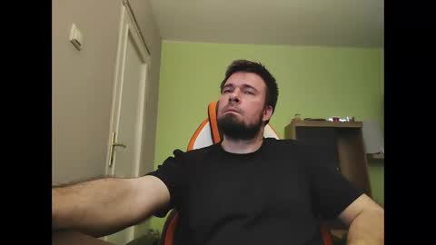 Snapshot of hairy_guy007 chatting on 03-28-26, 09:36 hairy_guy007 online show from 03-28-26, 09:36