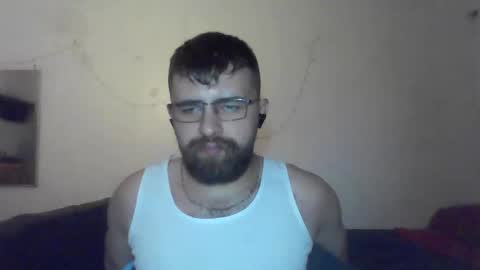 Snapshot of hairy_man_69_ chatting on 11-22-25, 10:20 horny online show from 11-22-25, 10:20