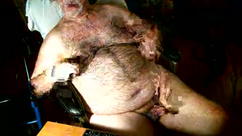 Snapshot of hairybear813 chatting on 01-06-25, 05:41 hairybear813 online show from 01-06-25, 05:41