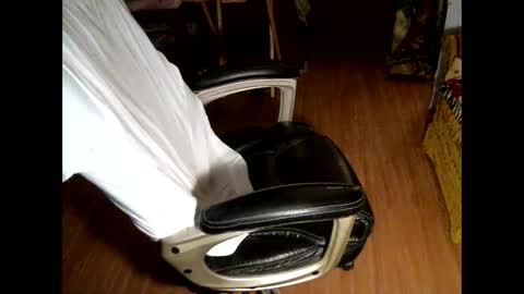 Snapshot of hairybear813 chatting on 11-28-25, 02:20 hairybear813 online show from 11-28-25, 02:20