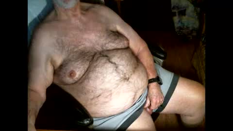 Snapshot of hairybear813 chatting on 11-30-25, 03:43 hairybear813 online show from 11-30-25, 03:43