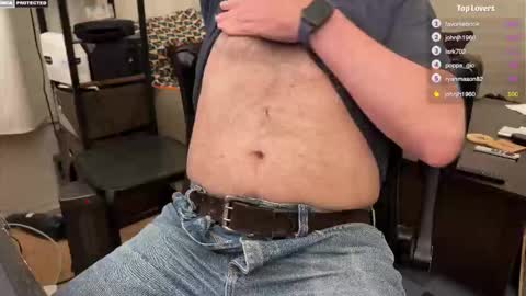 Snapshot of hairybelly818 chatting on 11-30-25, 07:56 Hairy Belly online show from 11-30-25, 07:56