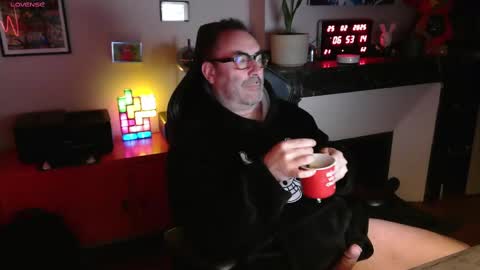 hairyfred73 online show from 02-25-25, 05:52