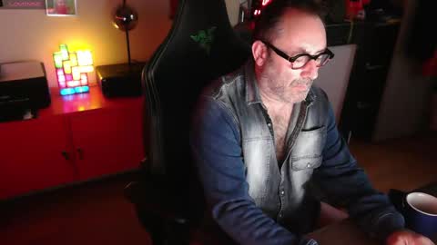 hairyfred73 online show from 03-09-25, 07:12