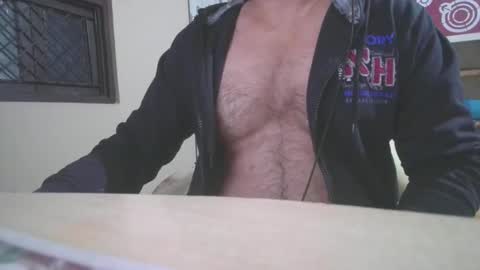 Snapshot of hairyguy1212 chatting on 11-27-25, 06:10 Hairyguy121 online show from 11-27-25, 06:10