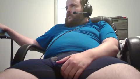 Snapshot of hairymikey chatting on 06-02-26, 05:42 hairymikey online show from 06-02-26, 05:42