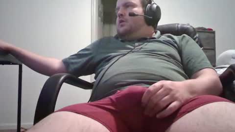 Snapshot of hairymikey chatting on 06-15-26, 05:20 hairymikey online show from 06-15-26, 05:20