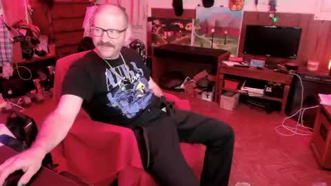 Snapshot of hairyoldperv chatting on 07-20-26, 05:00 Justin online show from 07-20-26, 05:00