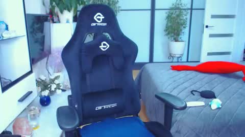 Monika online show from 09-09-25, 10:15