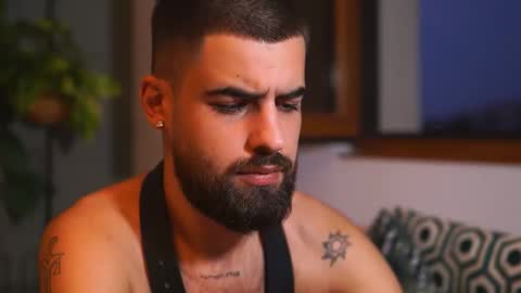 Snapshot of hairyrobxxx chatting on 09-10-25, 03:39 HairyRobXxX online show from 09-10-25, 03:39