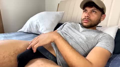 Independent       model  online show from 02-21-25, 06:26