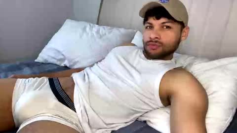 Independent       model  online show from 02-24-25, 03:53