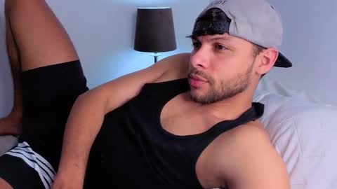 Independent       model  online show from 12-02-25, 10:16