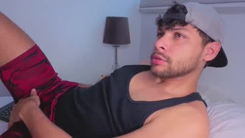 Independent       model  online show from 12-15-25, 09:30