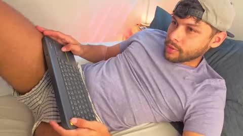 Independent       model  online show from 01-16-26, 04:00