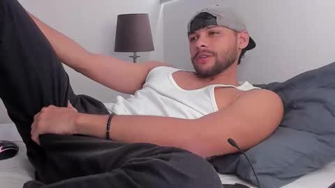 Independent       model  online show from 02-23-26, 09:45