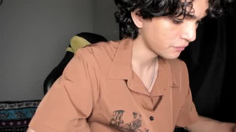 Snapshot of halan_jr chatting on 03-30-26, 10:33 halan online show from 03-30-26, 10:33