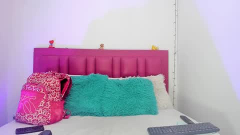 Snapshot of haley__mommy chatting on 01-09-25, 02:01 Mely online show from 01-09-25, 02:01