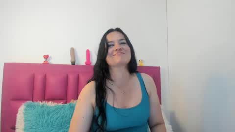 Snapshot of haley__mommy chatting on 02-11-25, 12:28 Mely online show from 02-11-25, 12:28