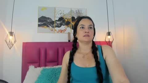 Snapshot of haley__mommy chatting on 03-04-25, 11:54 Mely online show from 03-04-25, 11:54