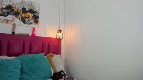 Snapshot of haley__mommy chatting on 03-05-25, 10:54 Mely online show from 03-05-25, 10:54