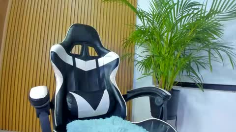 Snapshot of hall_anahiis chatting on 01-18-25, 05:10 Anahis online show from 01-18-25, 05:10