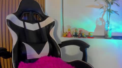 Snapshot of hall_anahiis chatting on 01-12-26, 12:38 Anahis online show from 01-12-26, 12:38